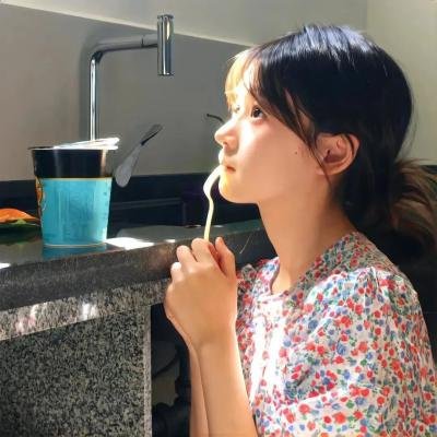 柏婷娜小姐